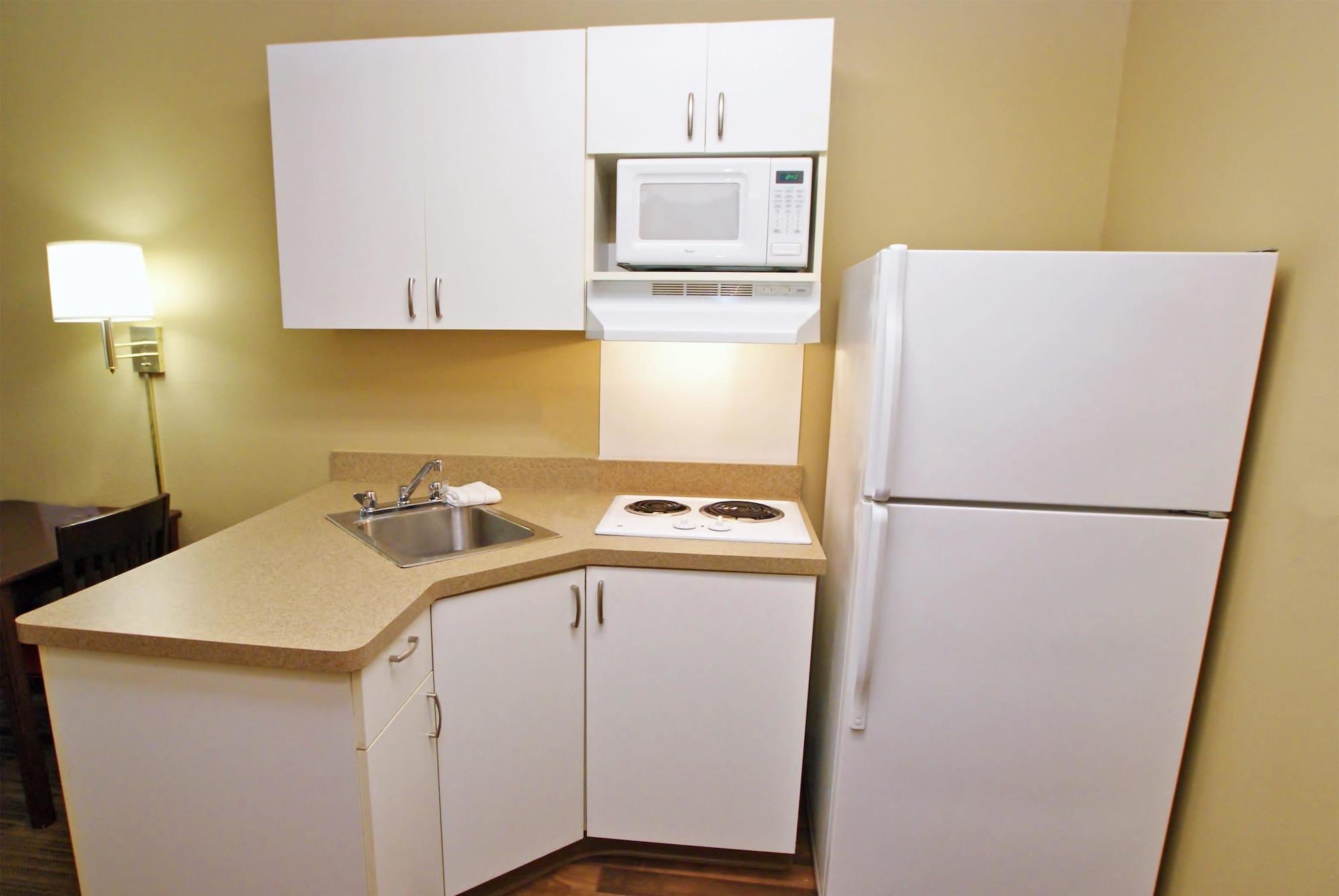Extended America - - West Windsor Hotel 2*