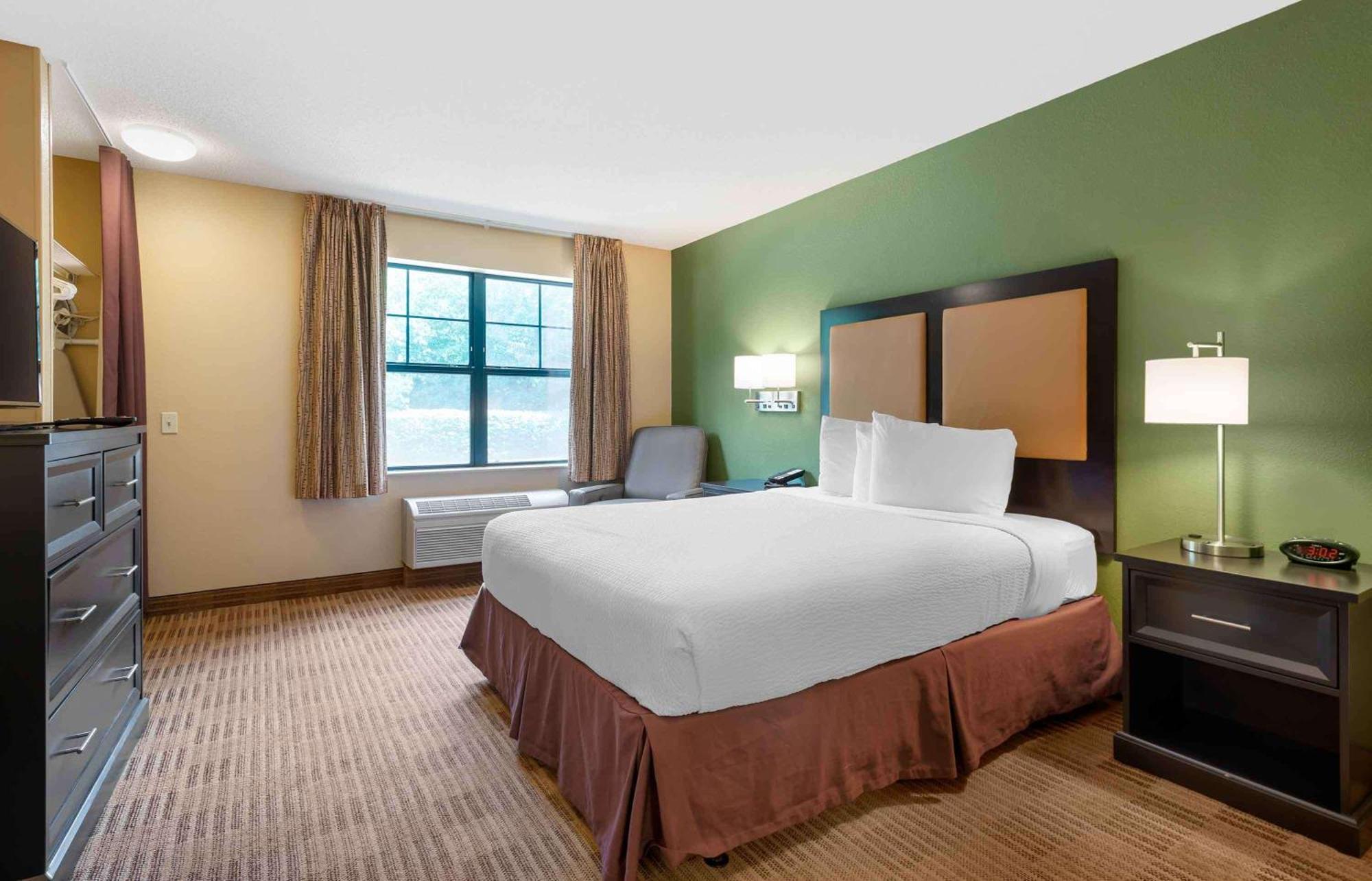 Extended America - - West Windsor Hotel