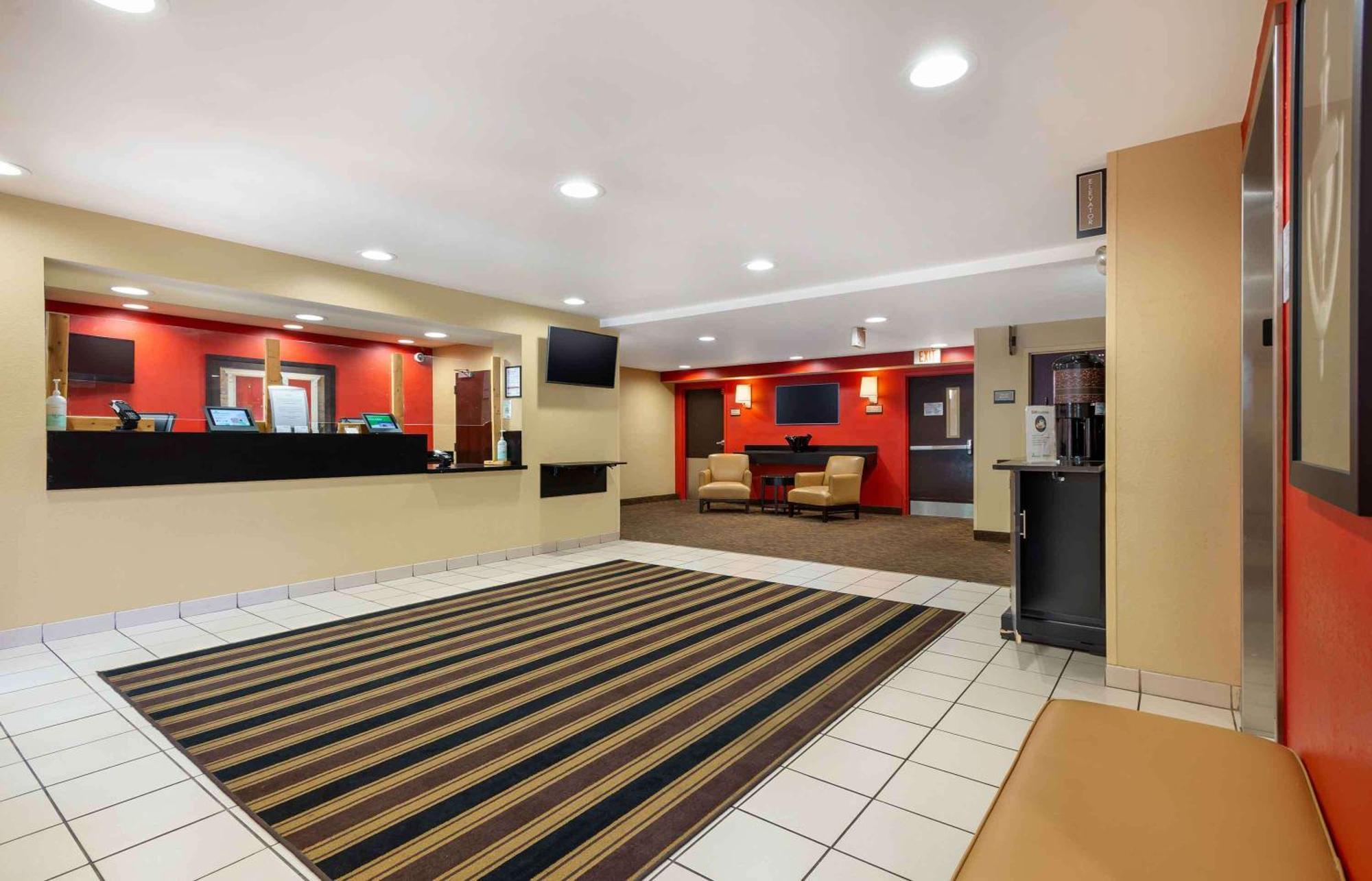 Extended America - - West Windsor Hotel 2*